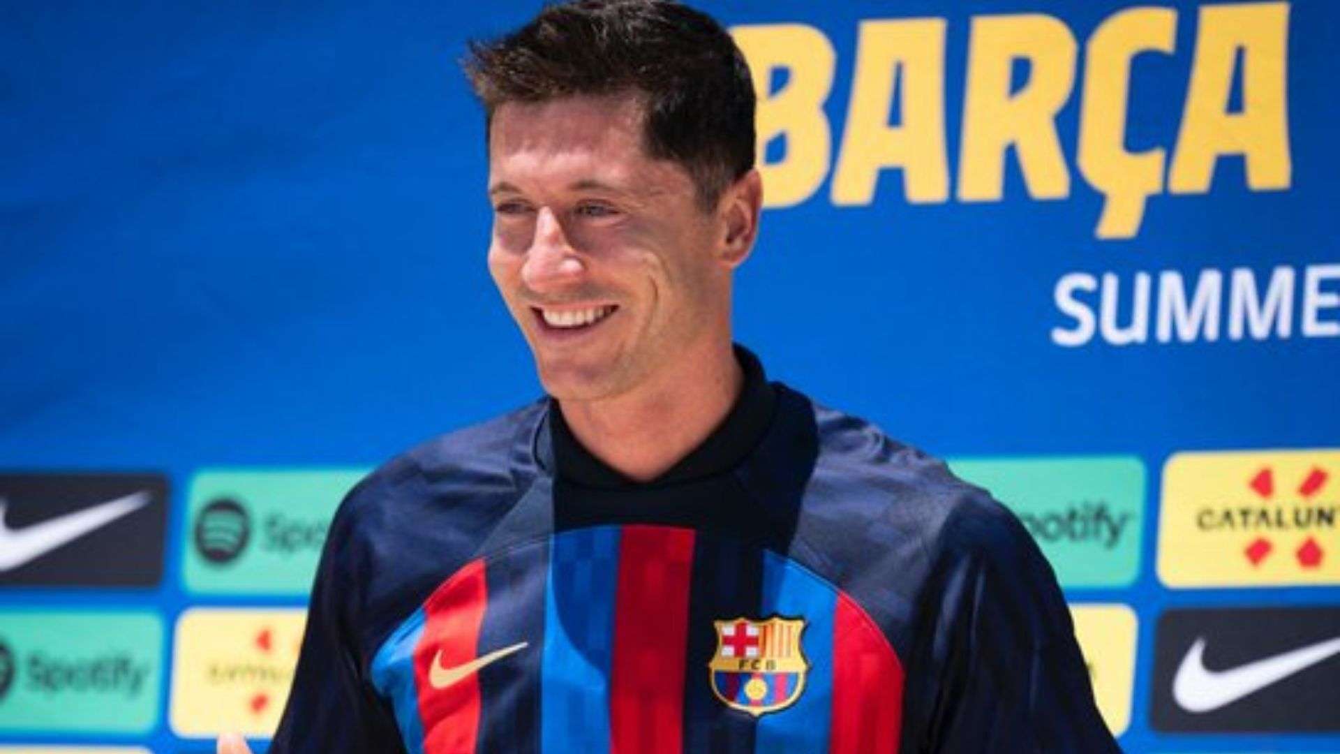 全体成员在 全体成员在