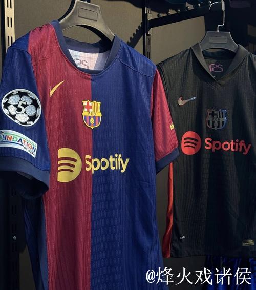 巴萨迎战奥萨苏纳，传奇球星伊涅斯塔现身观战